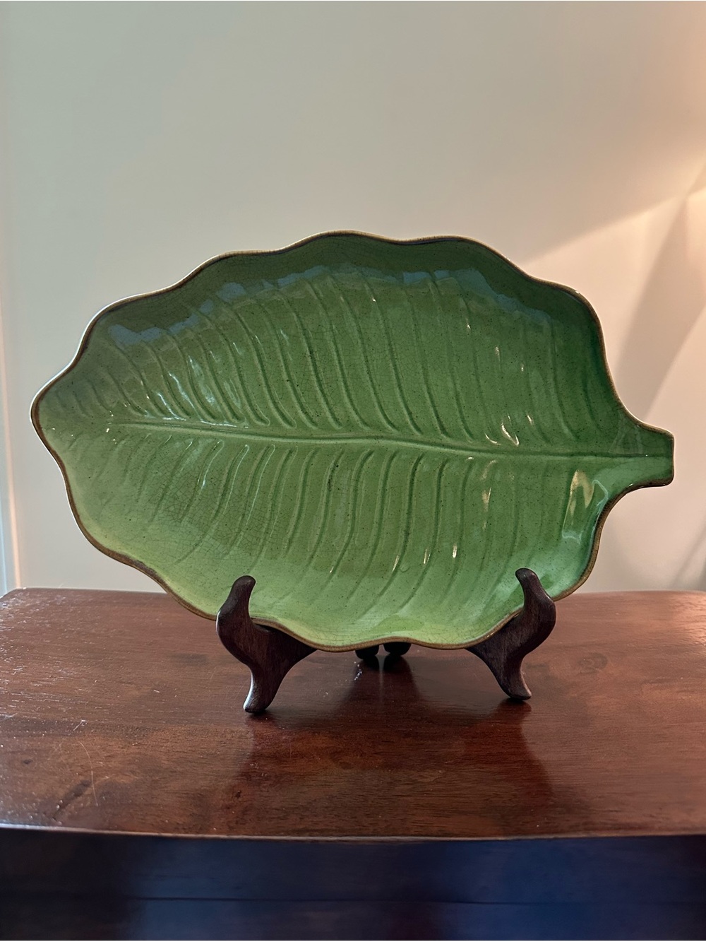 Leaf shaped serving dish • ceramic • pottery